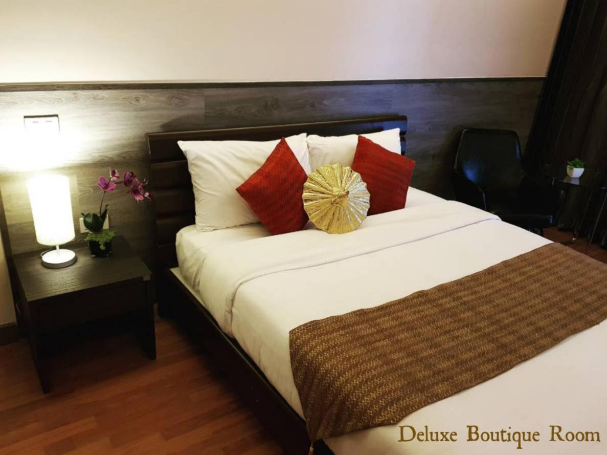 Maninarakorn Hotel Чиангмай Экстерьер фото